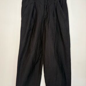 Aritzia Black Pleated Cropped Pants